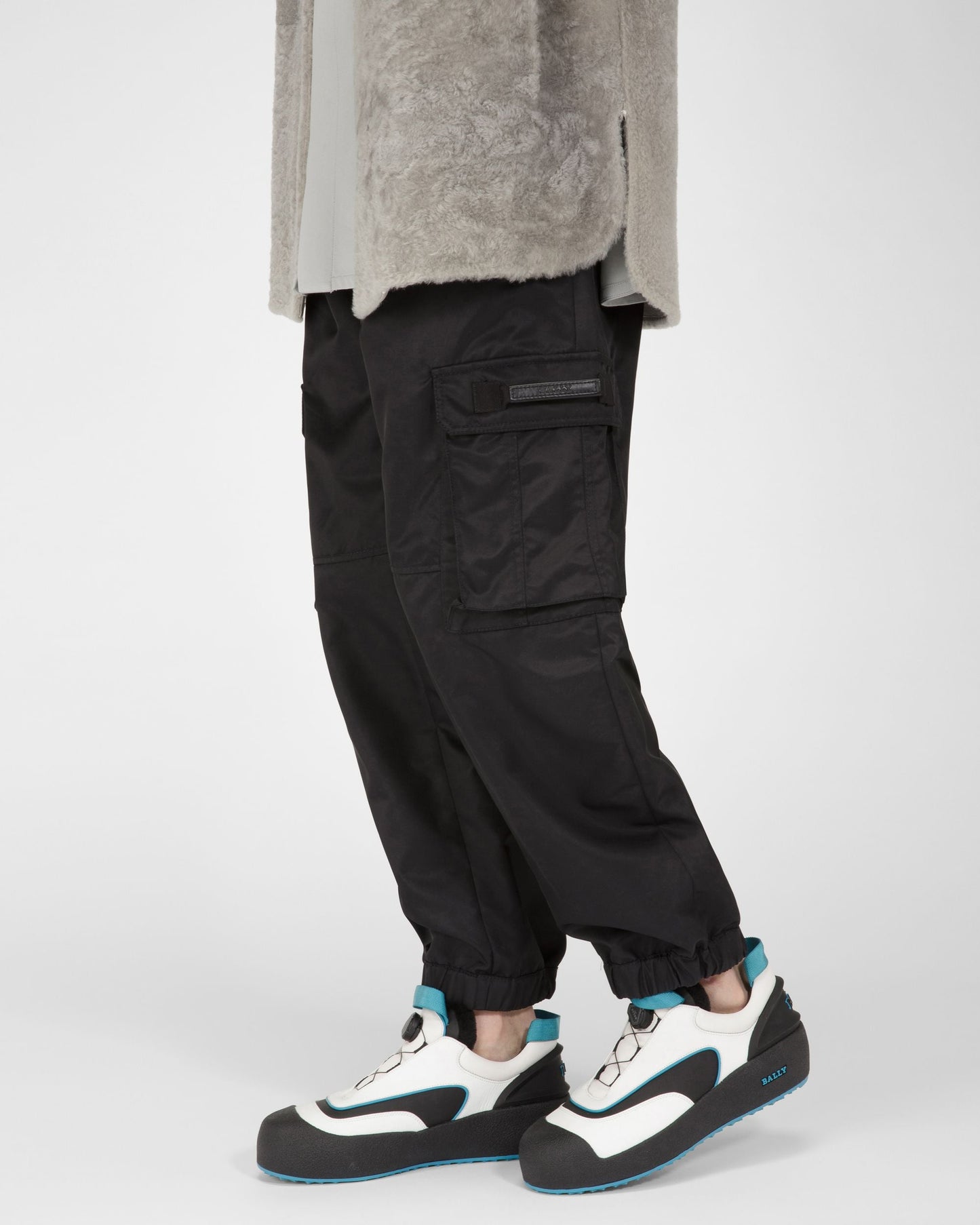 Curtys Leather Snow Boots In White & Black