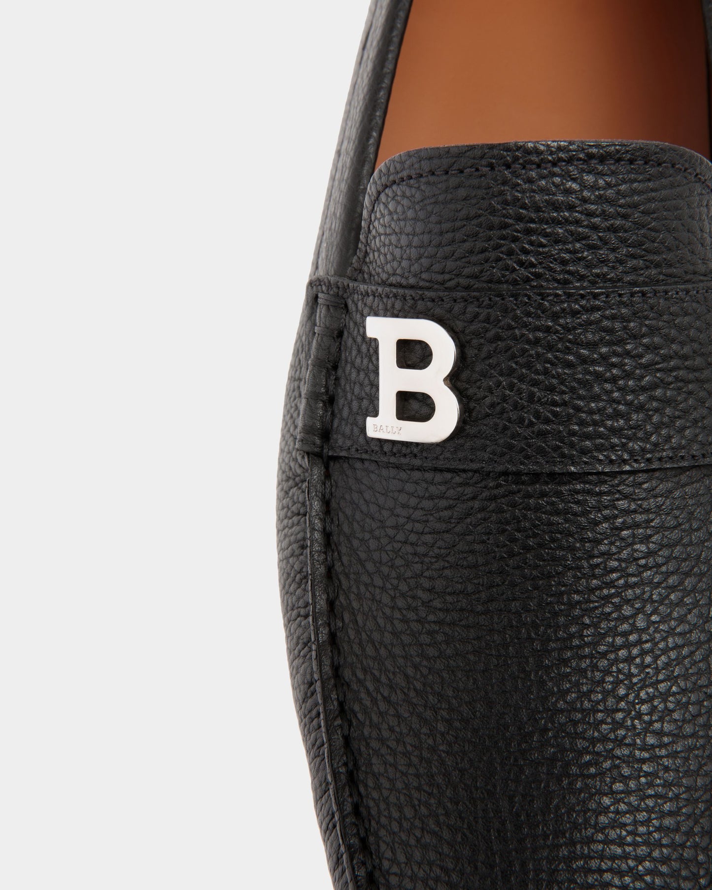 Driver in Black Grained Leather