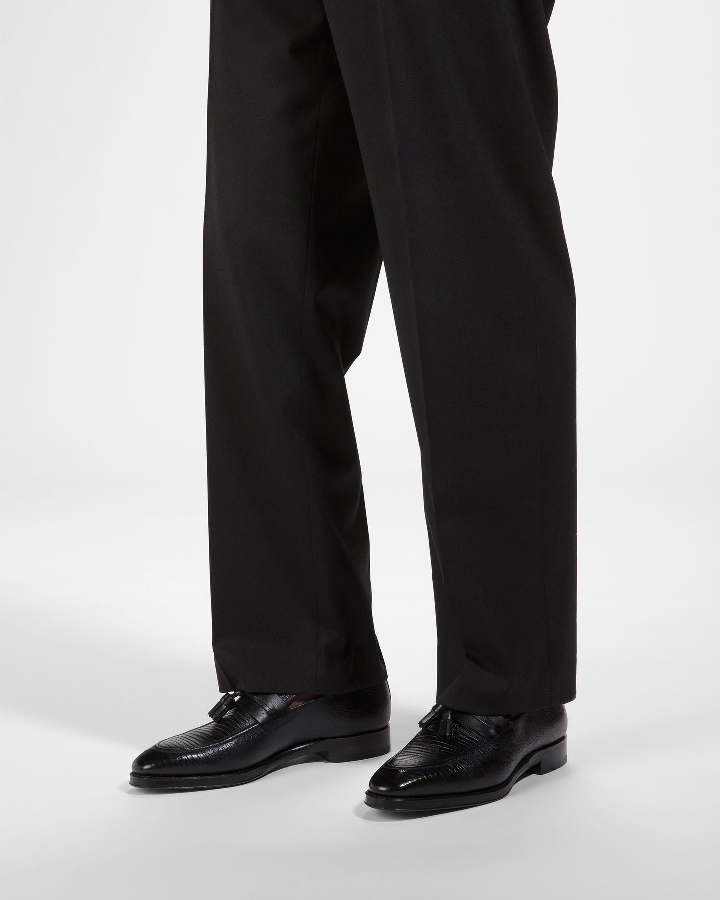 Scuvier Leather Loafers In Black