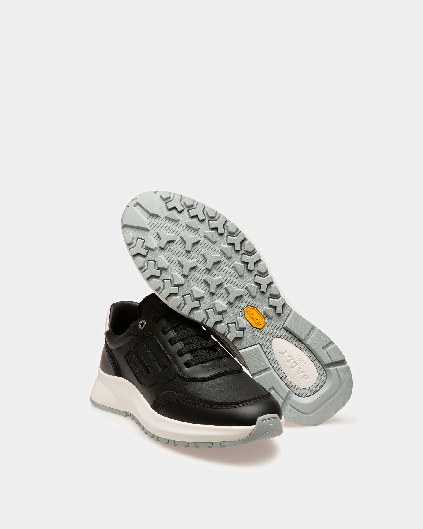 Demmy Leather Sneakers In Black