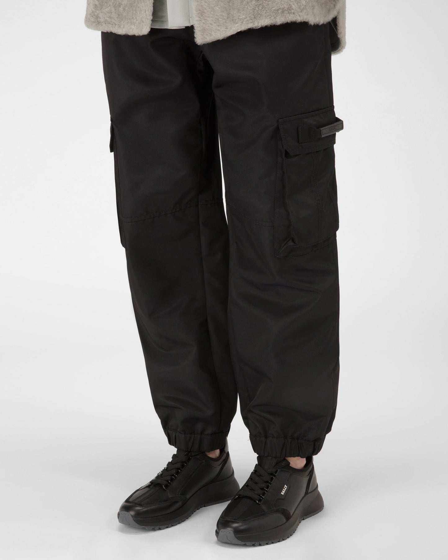 Deven Leather Sneakers In Black