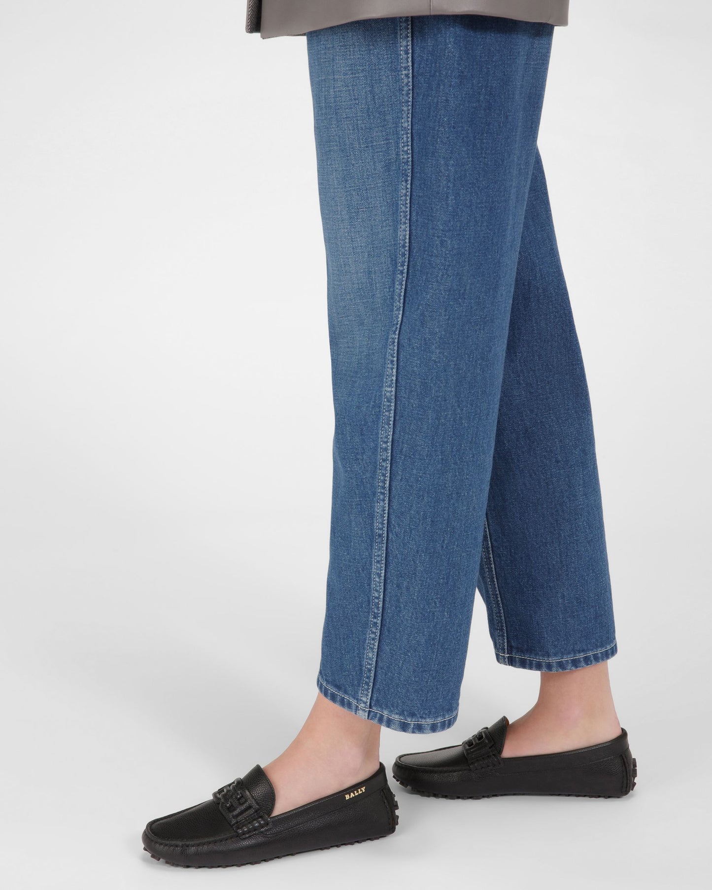 Leyla Leather Drivers In Black