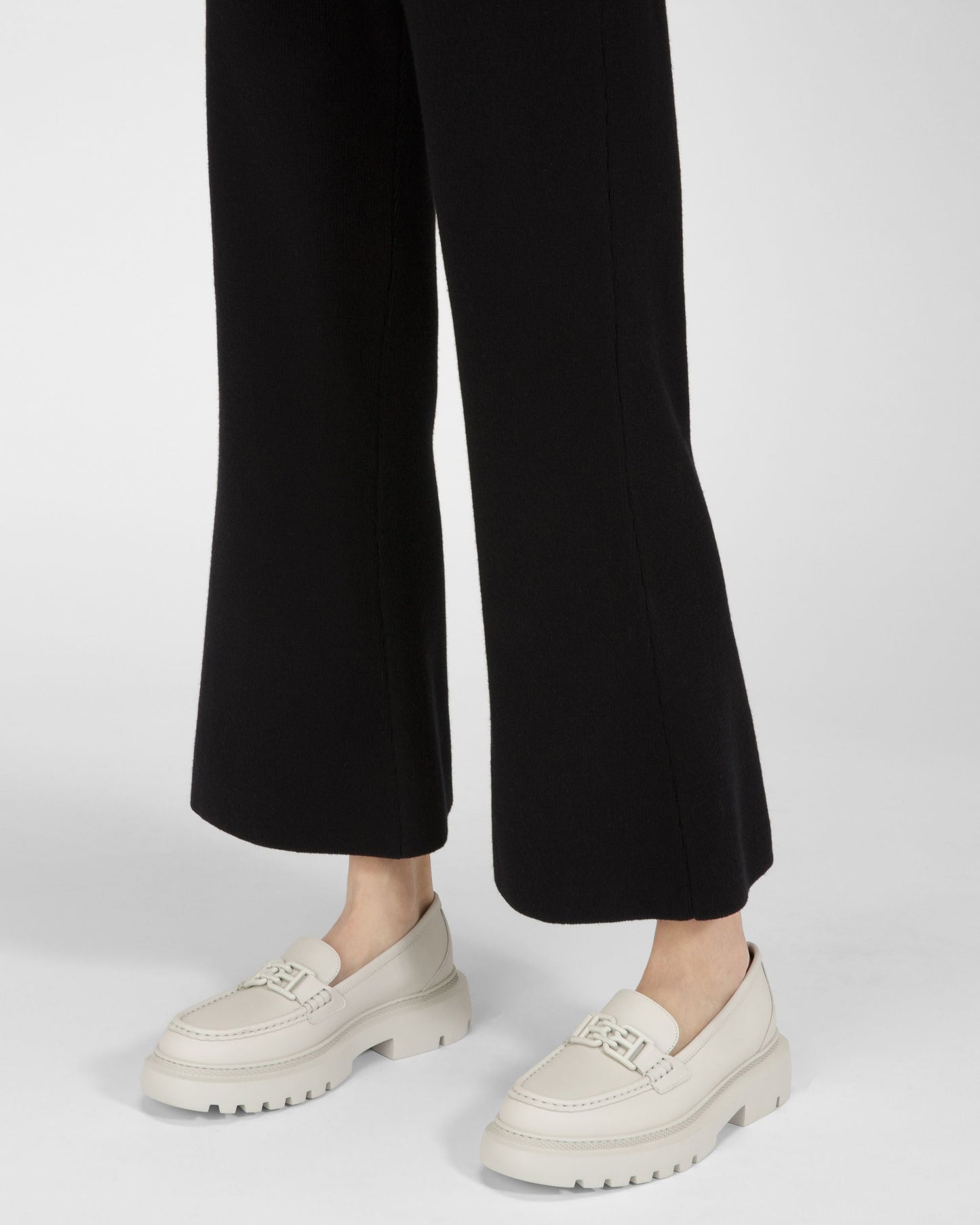 Gioia Flat Leather Moccasins In Denty White