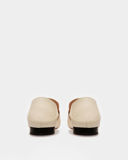 Janelle Leather Slippers In Bone
