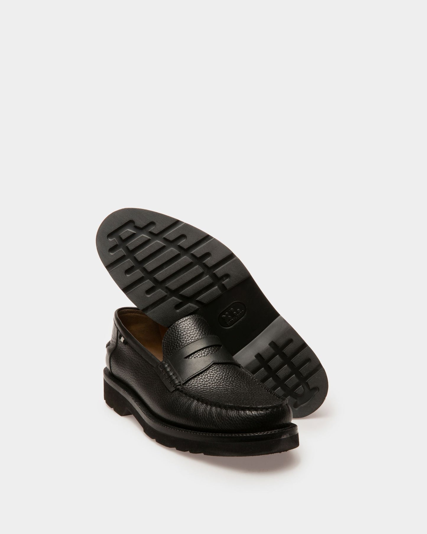 Noah Leather Loafers In Black