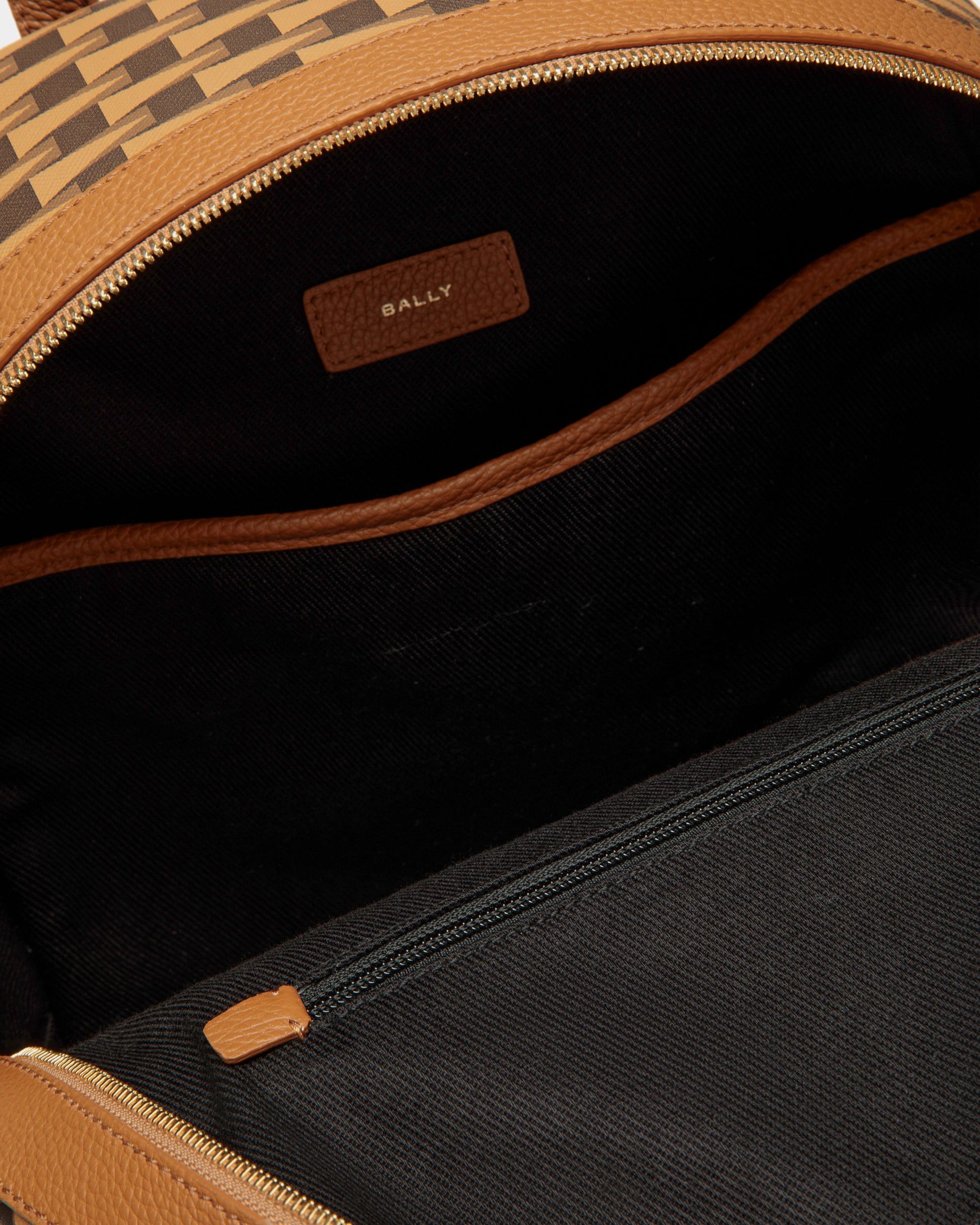 Bord Trekk | Men's Backpack | Desert TPU | Bally | Still Life Open / Inside