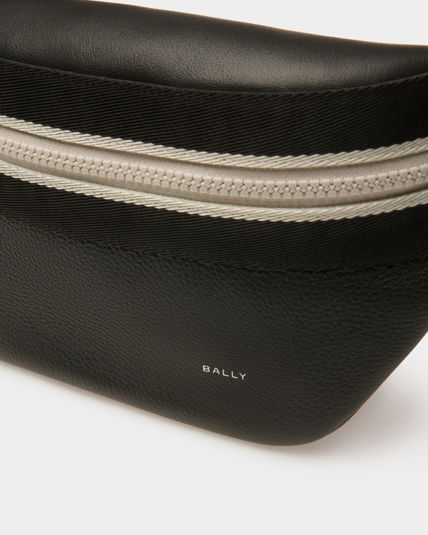 Ribbon Belt Bag In Black Leather