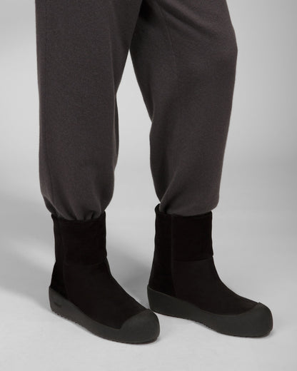 Gstaad Leather Snow Boots In Black