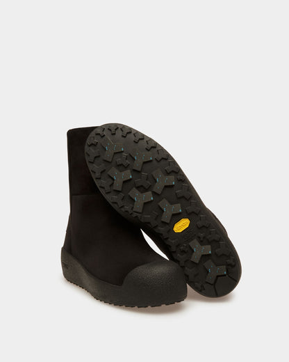 Gstaad Leather Snow Boots In Black