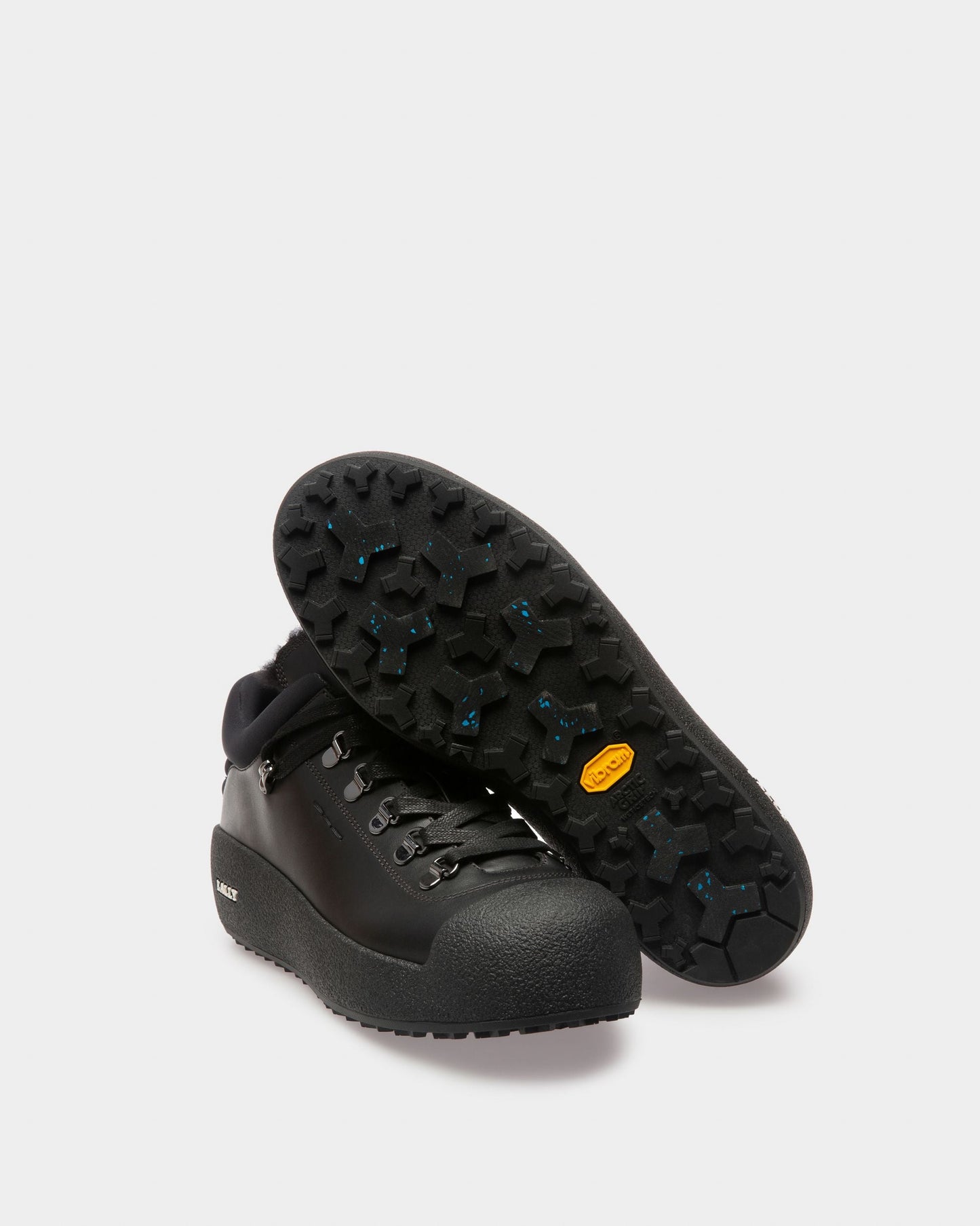 Curyal Leather Snow Boots In Black
