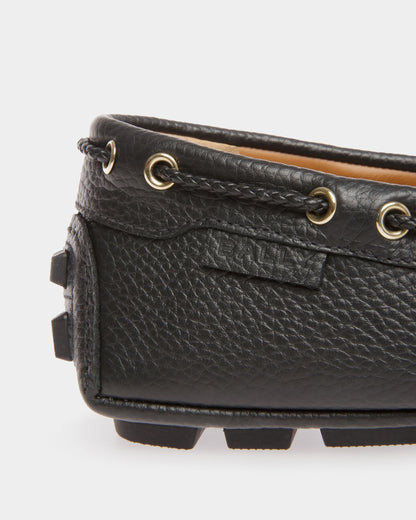 Kyan | Men's Drivers | Black Leather | Bally | Still Life Detail
