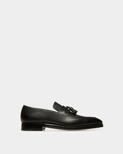 Scuvier Leather Loafers In Black