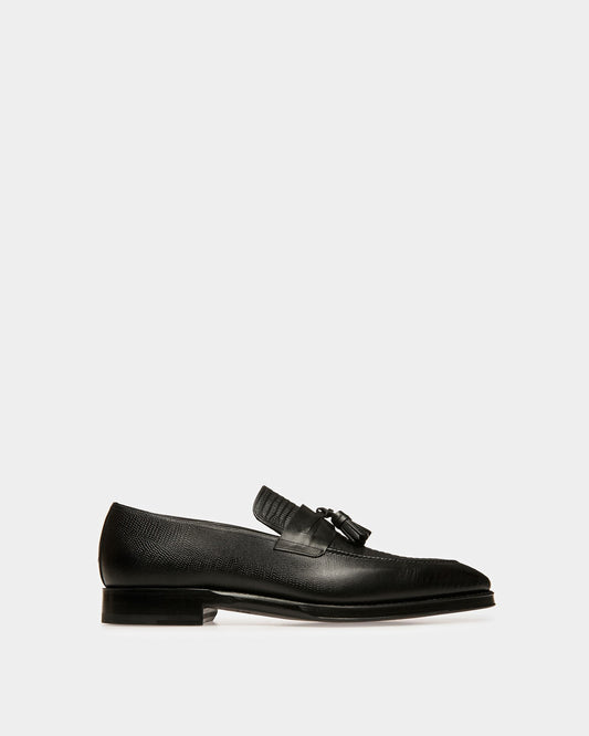 Scuvier Leather Loafers In Black