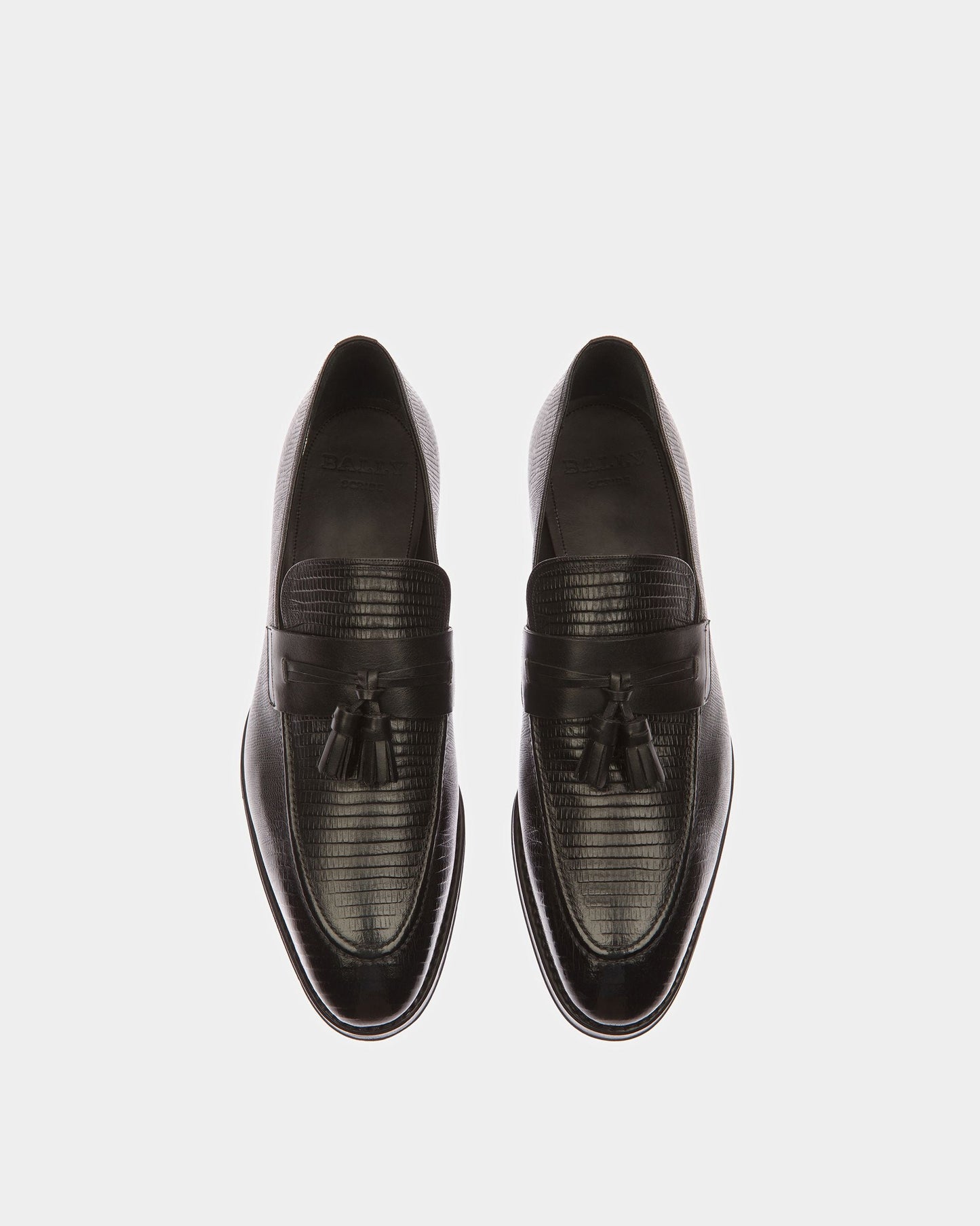 Scuvier Leather Loafers In Black