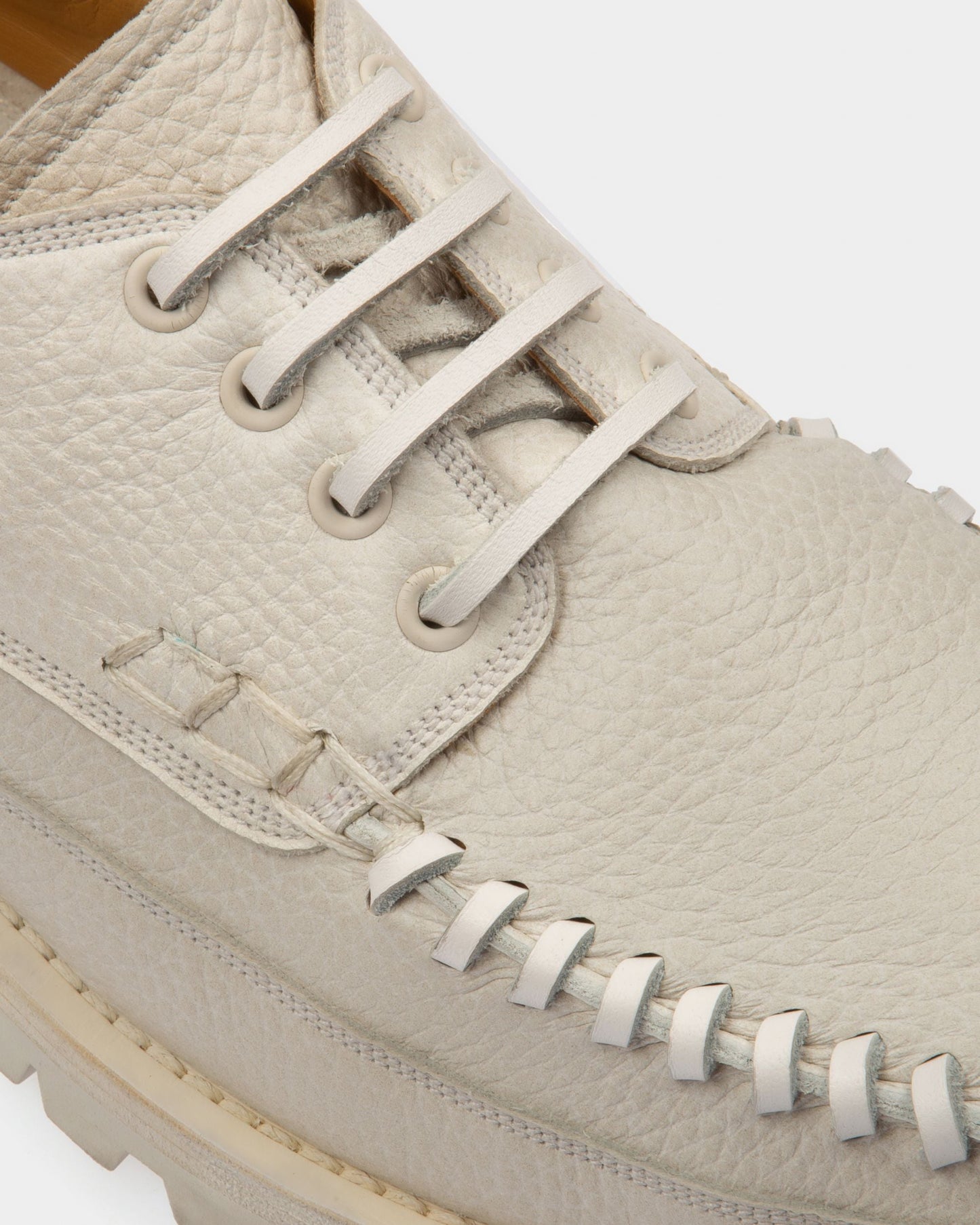 Trendal Leather Moccasins In White