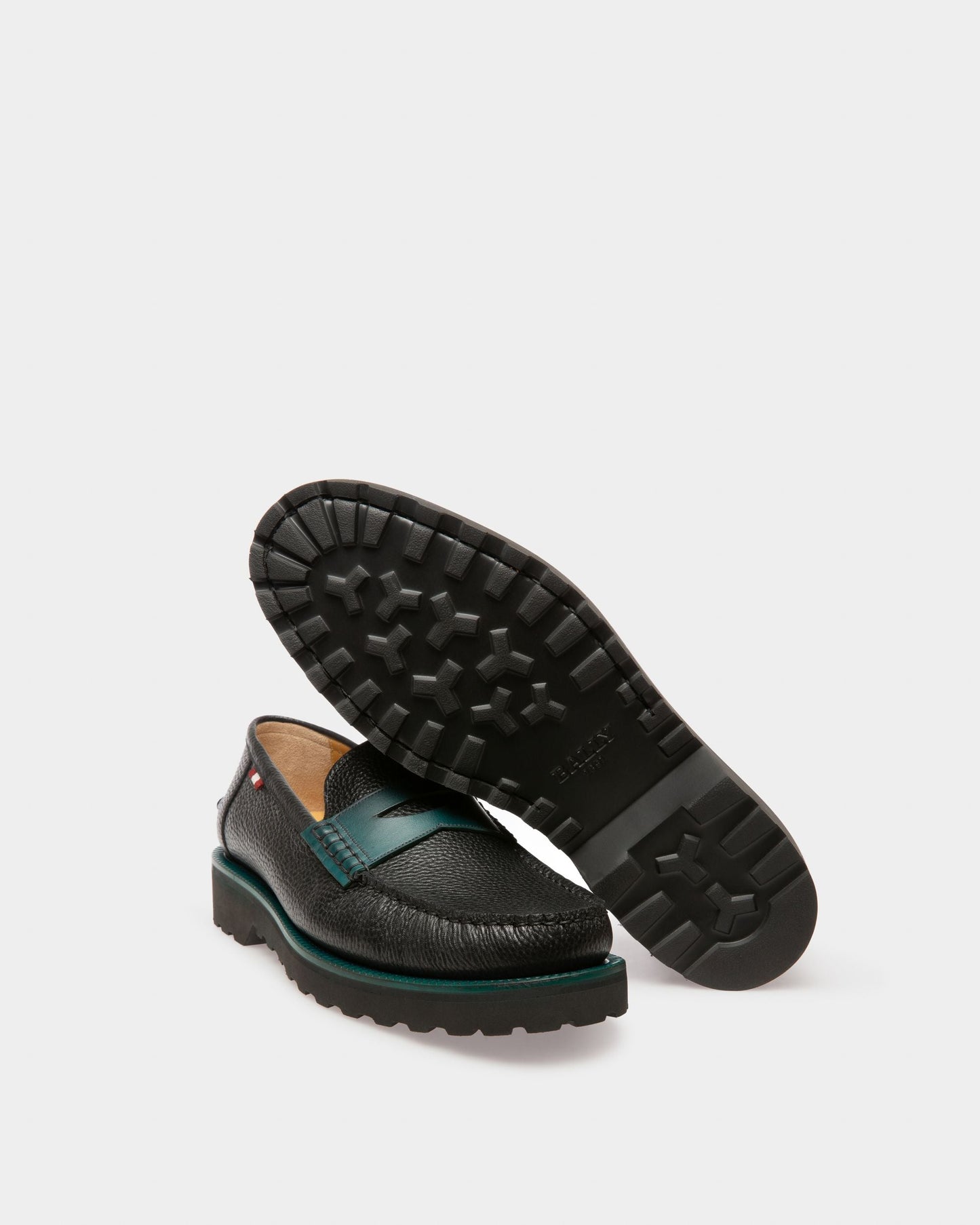 Noah Leather Loafers In Black & Green