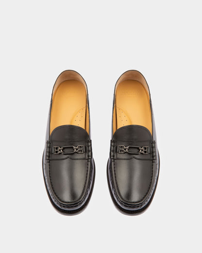 Coriano Leather Moccasins In Black