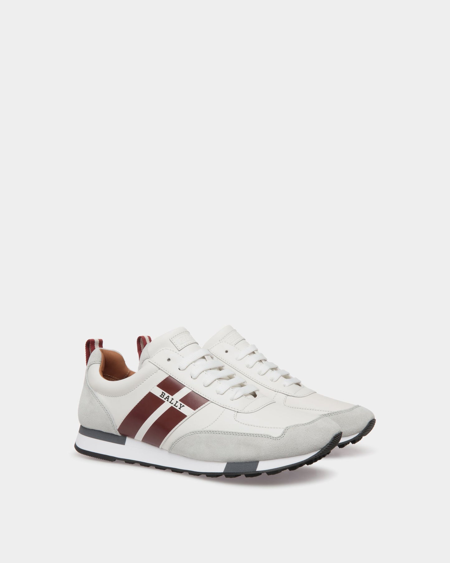 Sneaker in White Leather