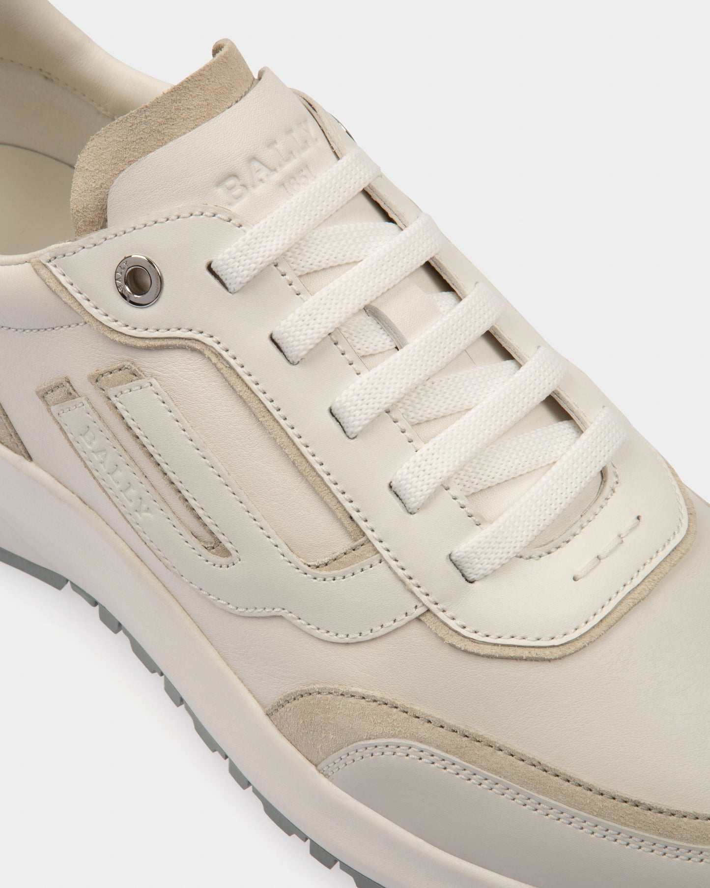 Demmy Leather Sneakers In White