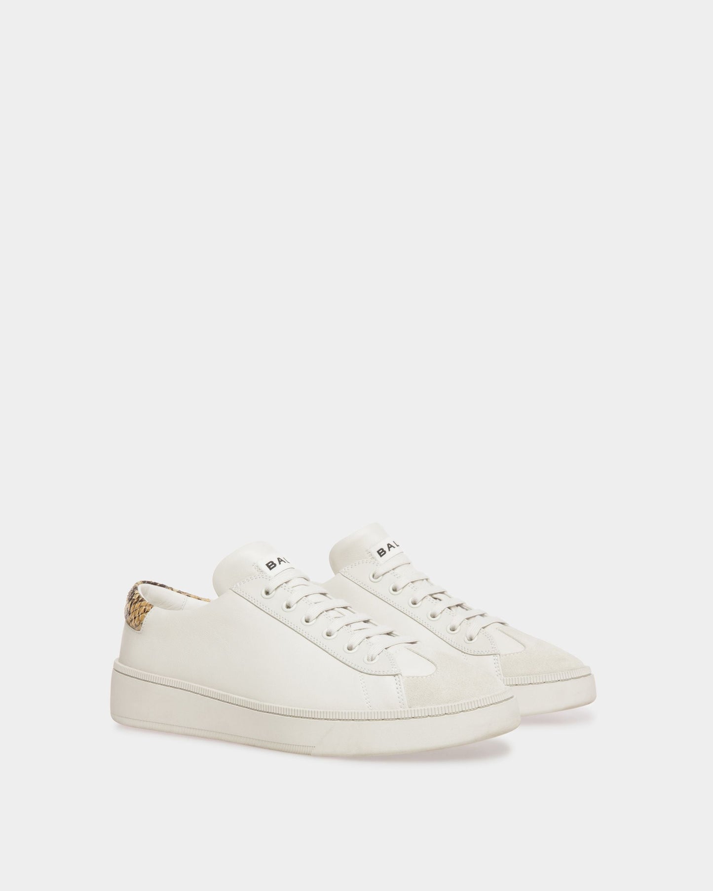 Raise Sneakers In Dusty White Leather