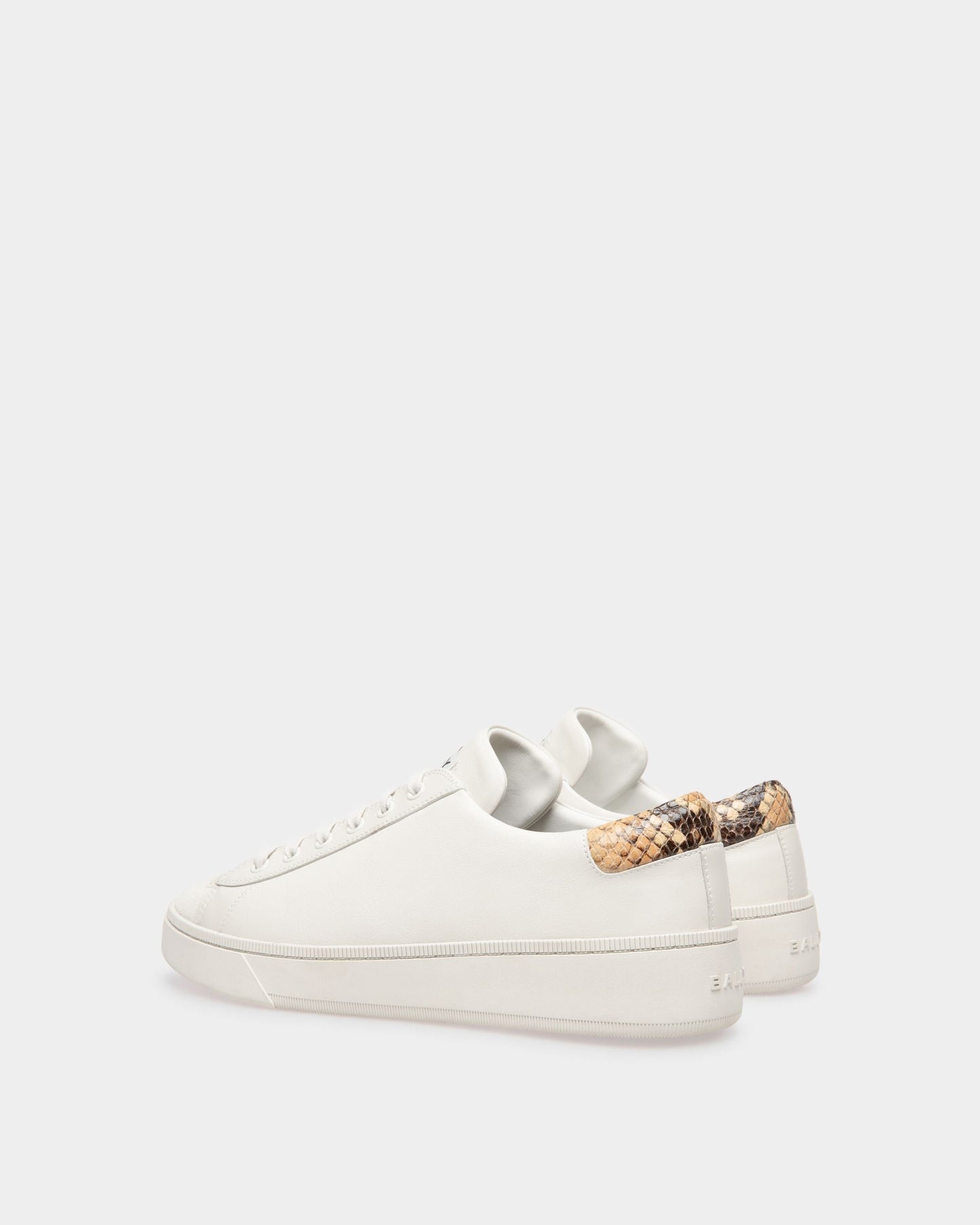Raise Sneakers In Dusty White Leather