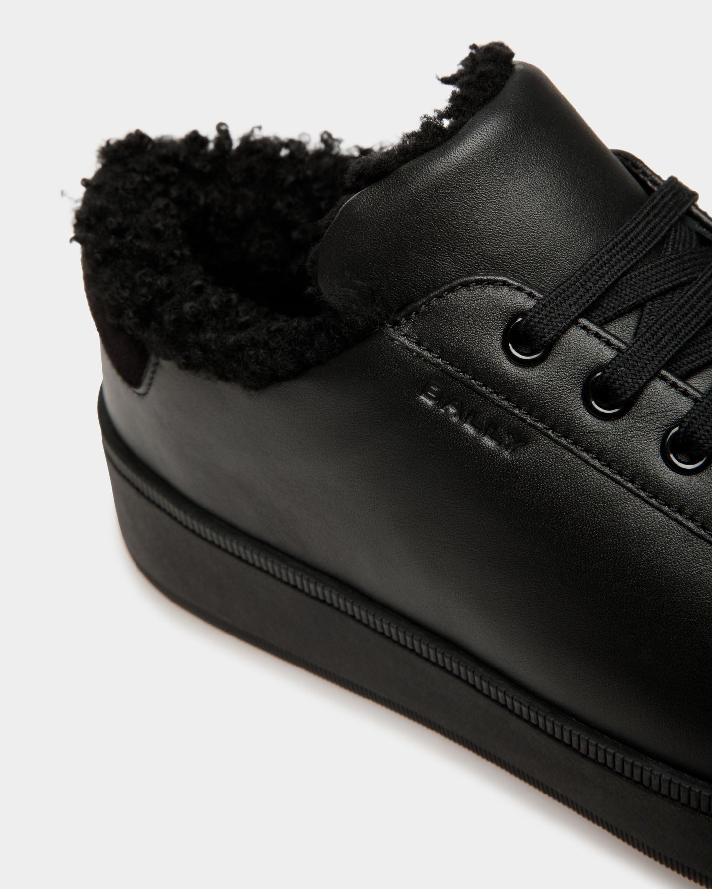 Raise Sneakers In Black Leather