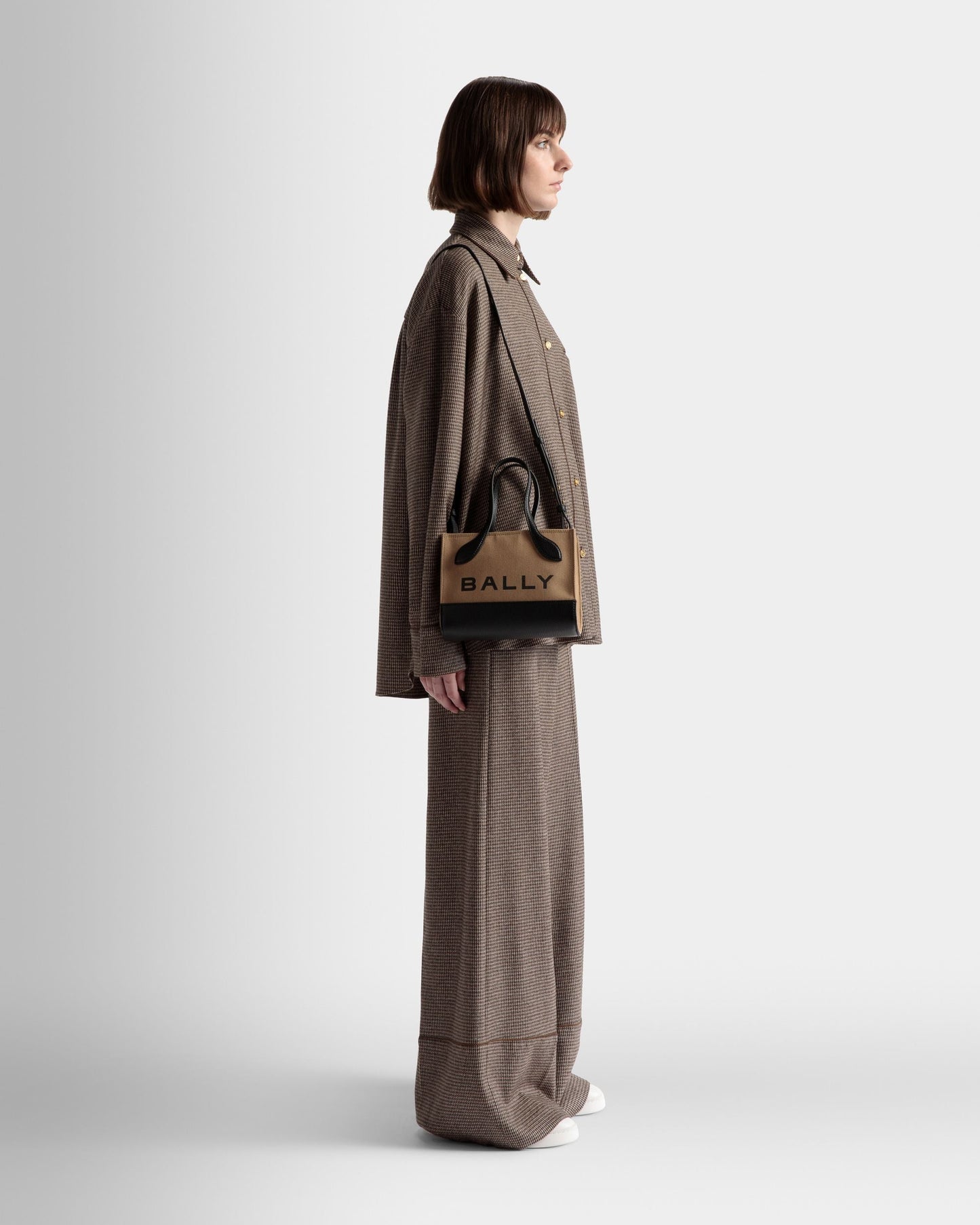 Bar Keep On Extra Small | Women's Minibag | Sand And Black Fabric | Bally | On Model Front