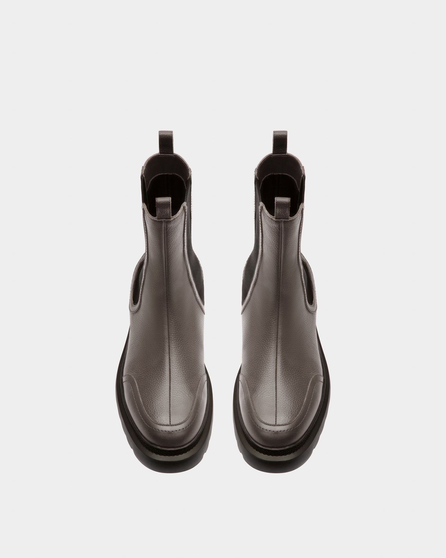 Ginny Flat Leather Boots In Grey