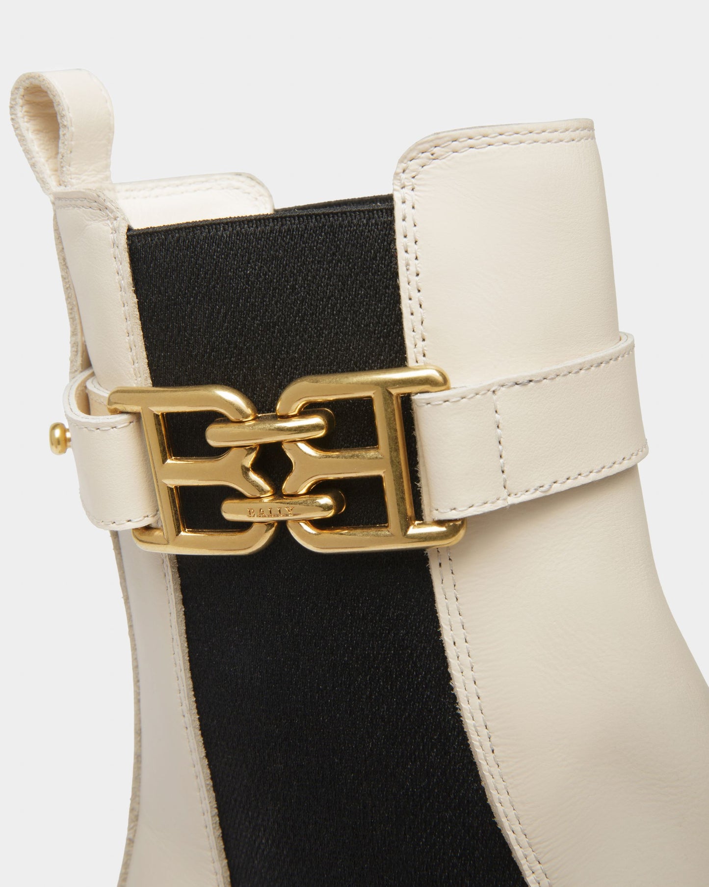 Greby Leather Booties In Bone