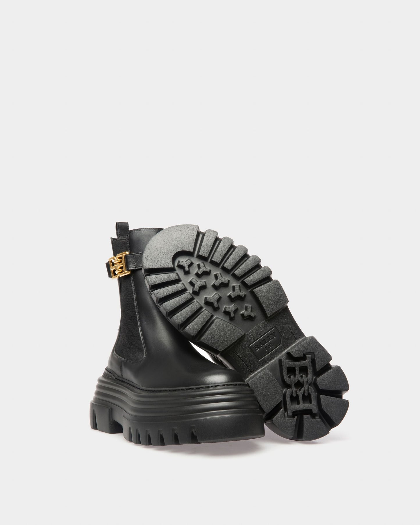 Greby Leather Booties In Black