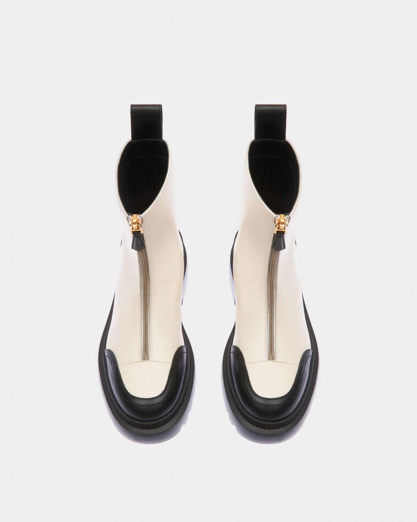 Giuli Leather Booties In Bone