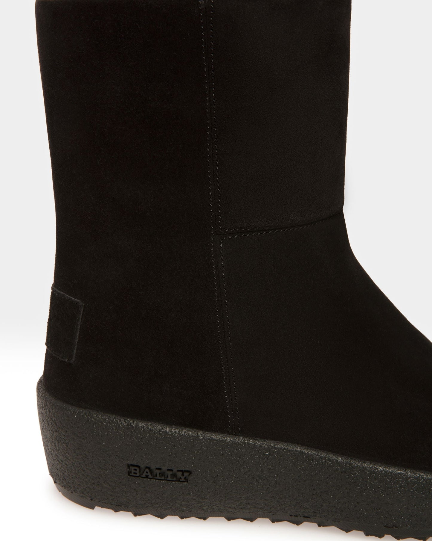 Gstaad Leather Booties In Black