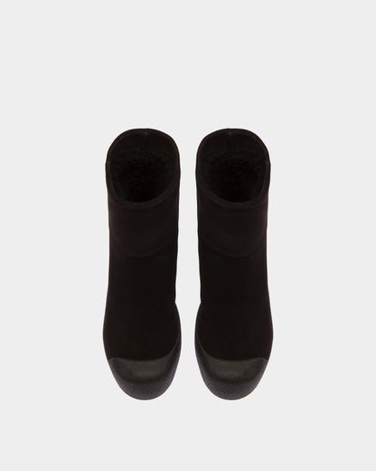 Gstaad Leather Booties In Black