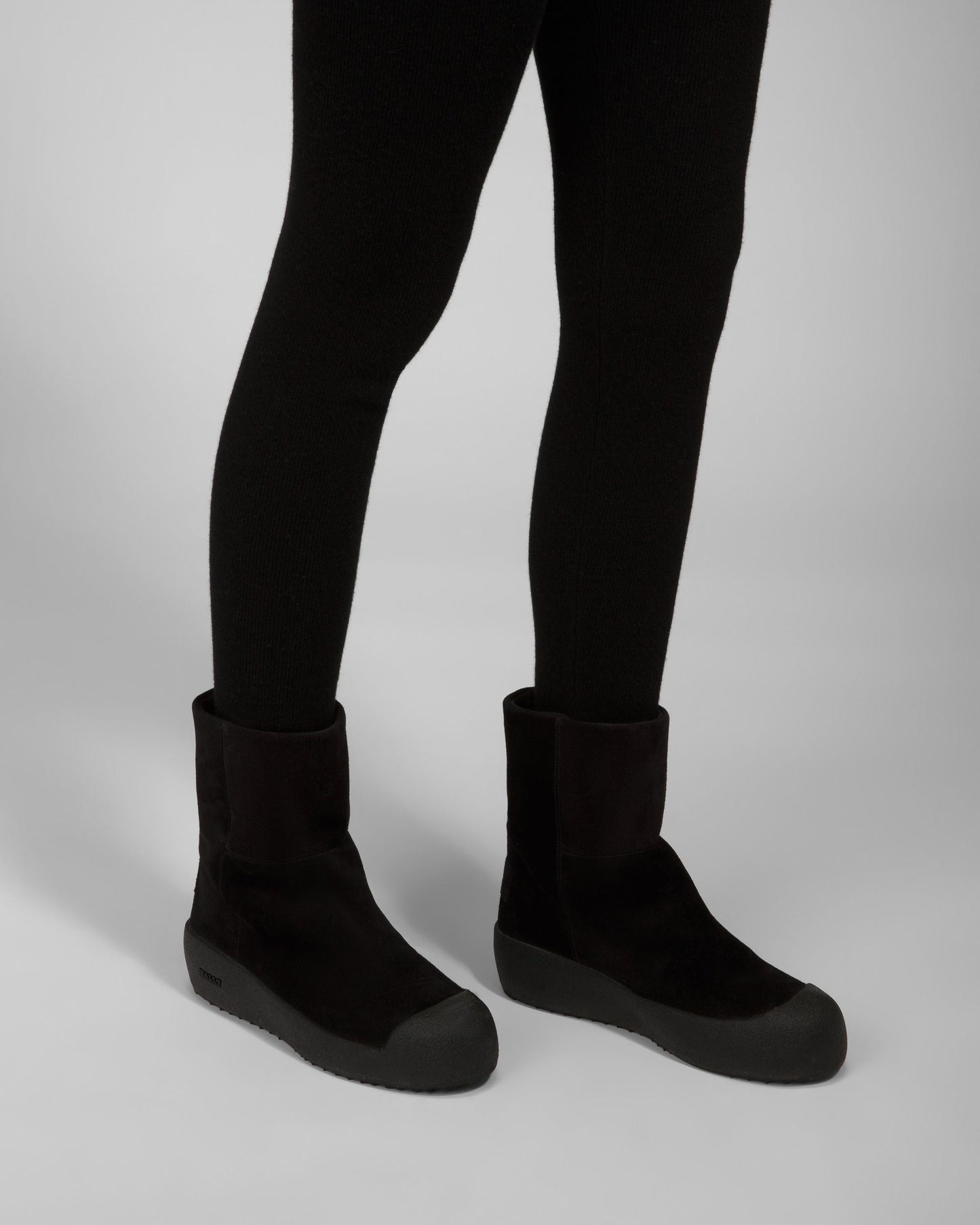 Gstaad Leather Booties In Black