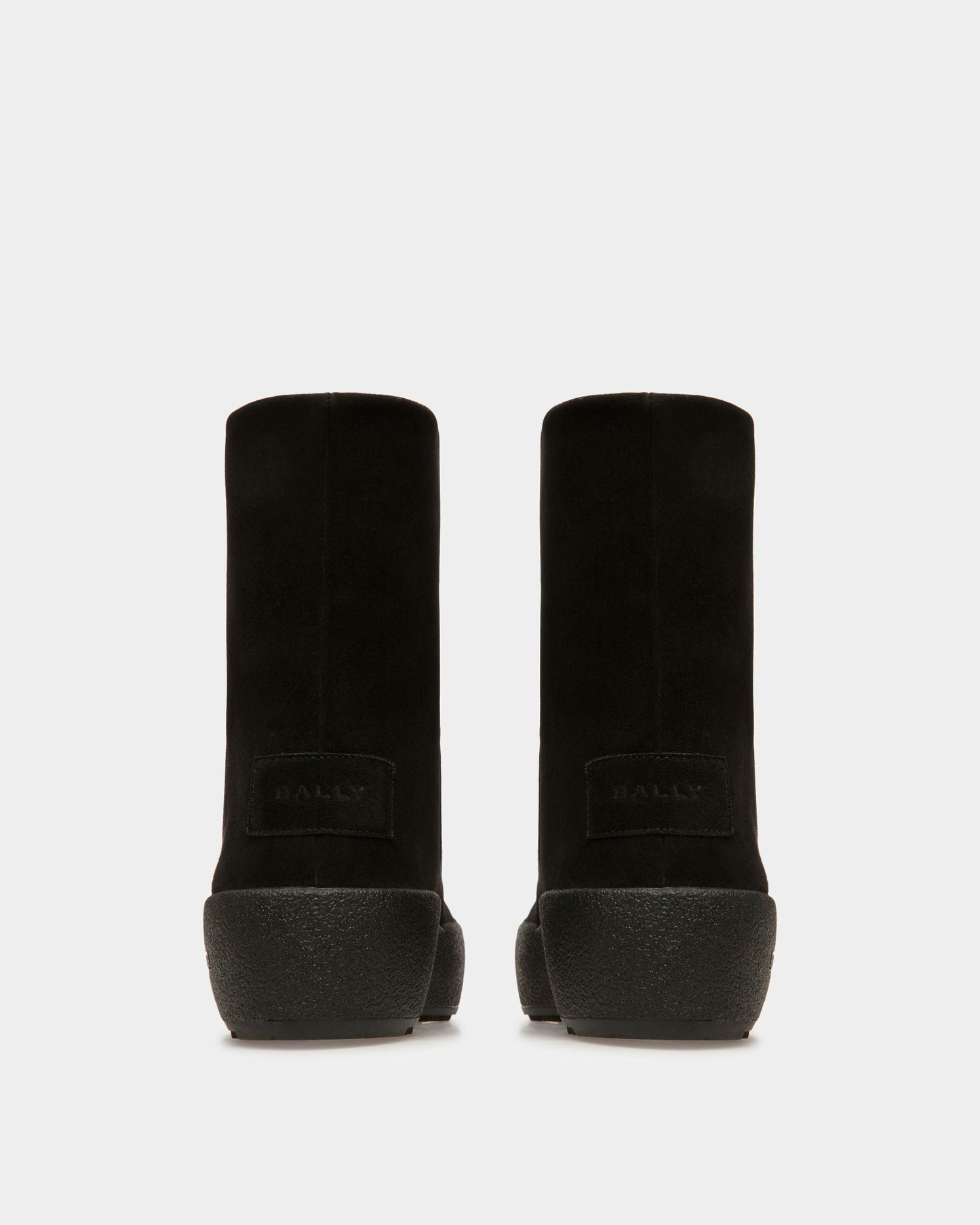 Gstaad Leather Booties In Black