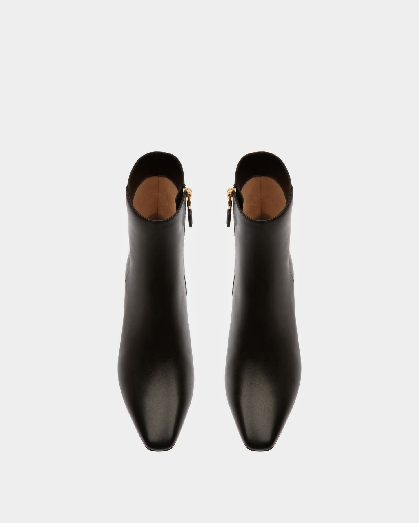 Glenda Leather Boots In Black