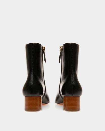 Glenda Leather Boots In Black
