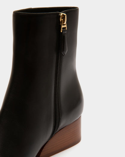 Glenda Leather Boots In Black