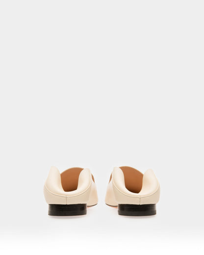 Ellah Flat Leather Loafers In Bone