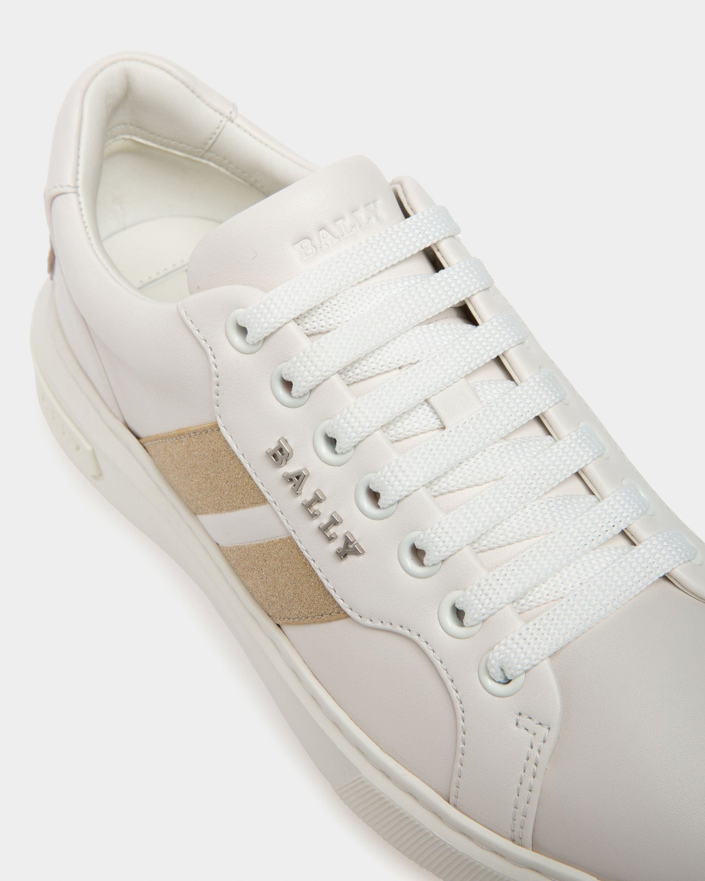 Melany Sneakers In White And Yellow Gold Leather