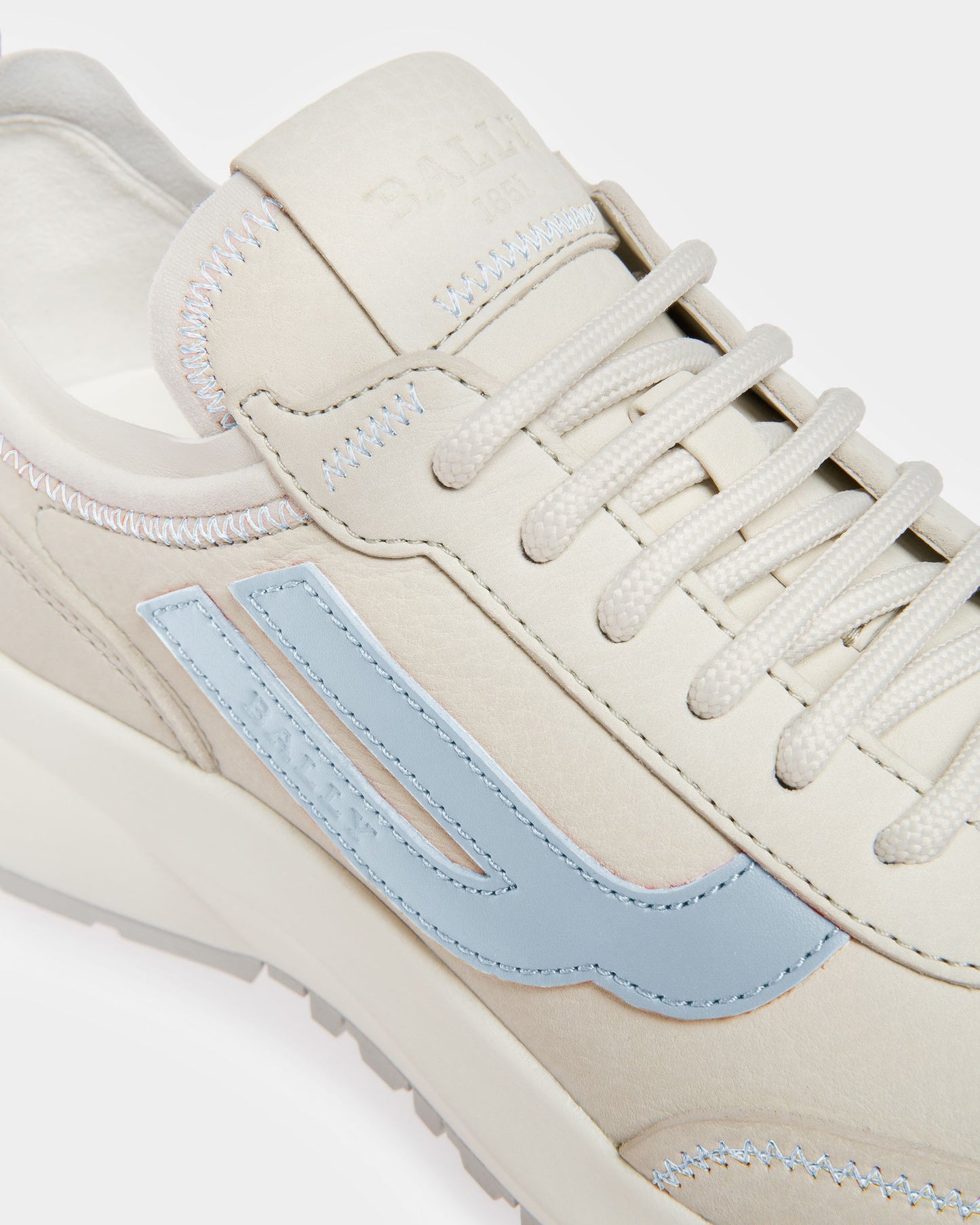 Darys Leather Sneakers In Dusty White And Light Blue
