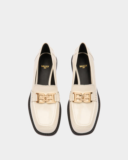 Ellyane Leather Mocassins In Bone