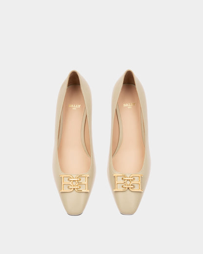 Evanca Leather Pumps In Beige