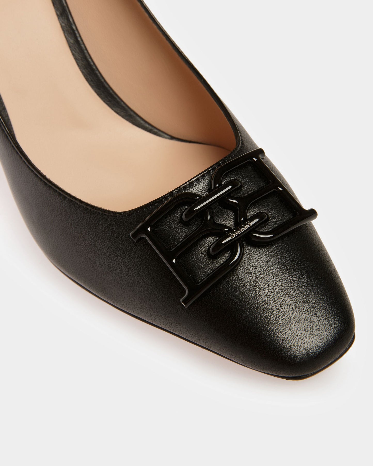 Evanca Leather Pumps In Black